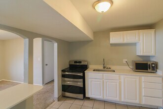 Building Photo - Orem Home