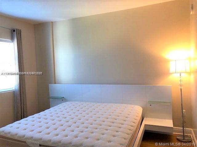 Building Photo - 20 Calabria Ave