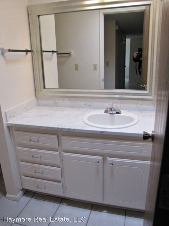Building Photo - 2 br, 2 bath House - 1241 Carmelita Drive