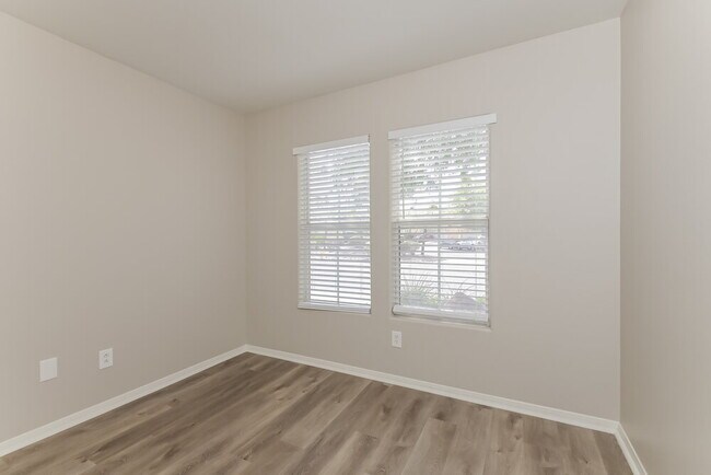 Building Photo - 828 Blue Rosalie Pl