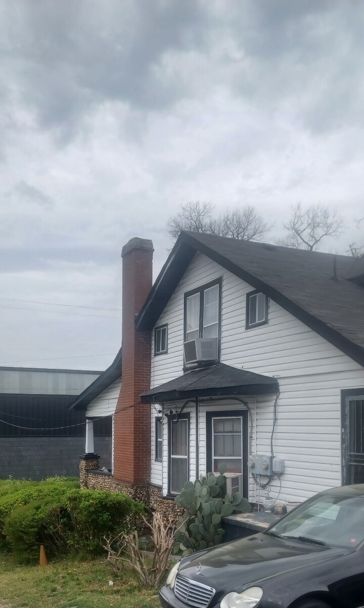 Building Photo - 1400 Dodson Ave
