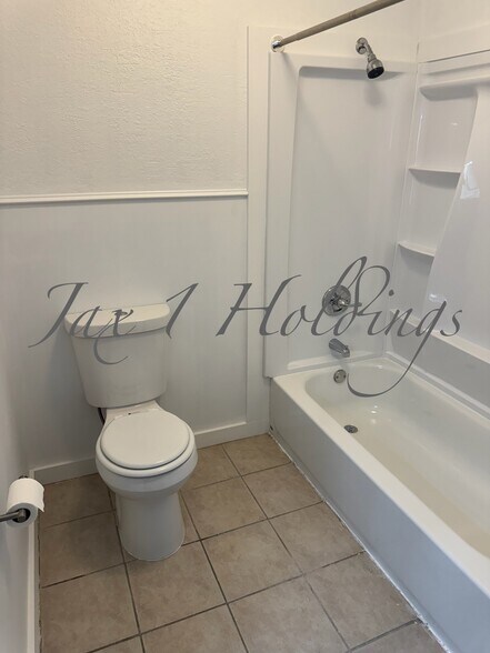 Bathroom - 5674 Akra Ave