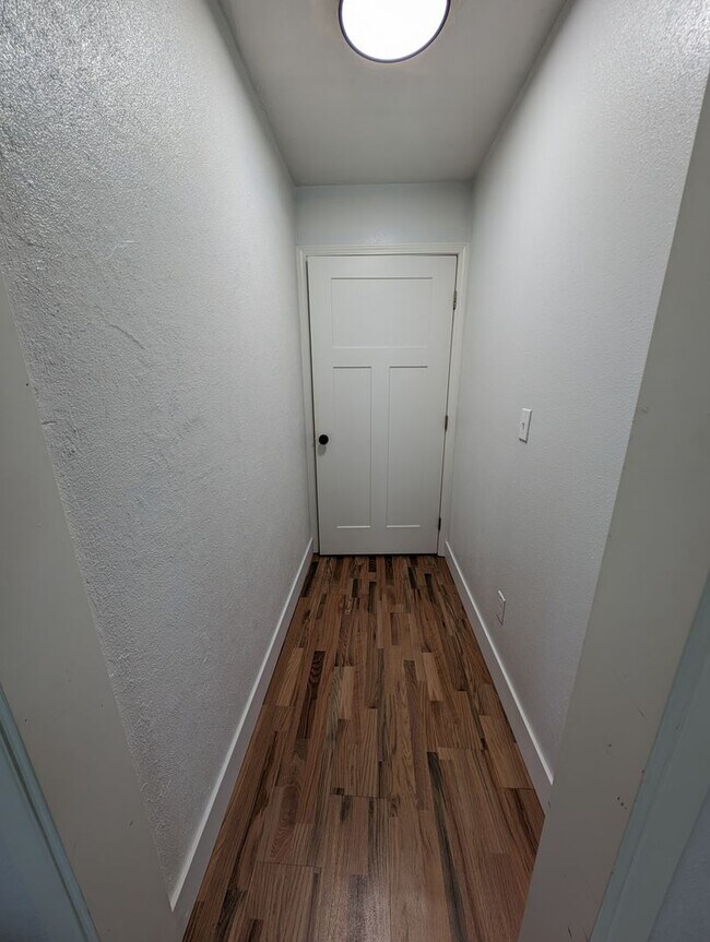 Building Photo - Updated 3 Bedroom Charmer in the Heart of ...