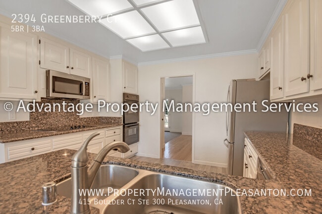 Building Photo - 2394 Greenberry Ct