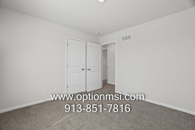 Building Photo - Beautiful 3-Bedroom Home with Modern Finishes & Fantastic Amenities!