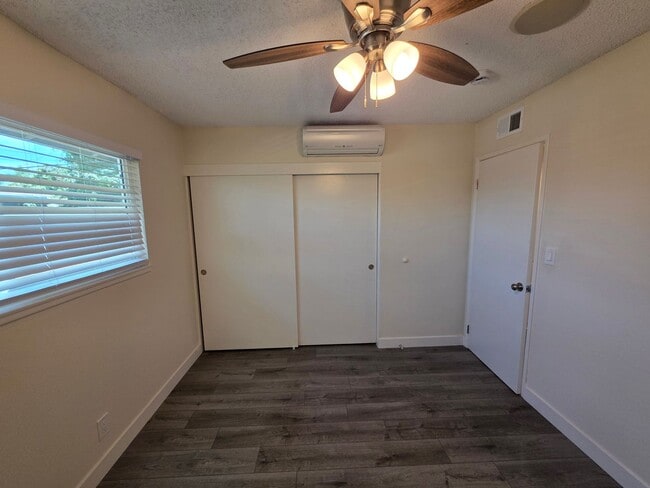 Building Photo - 2868 El Rio Cir