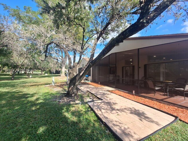 Building Photo - 22295 Timberly Dr