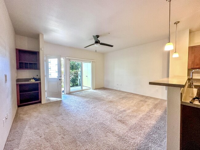Building Photo - 458 Manawai St