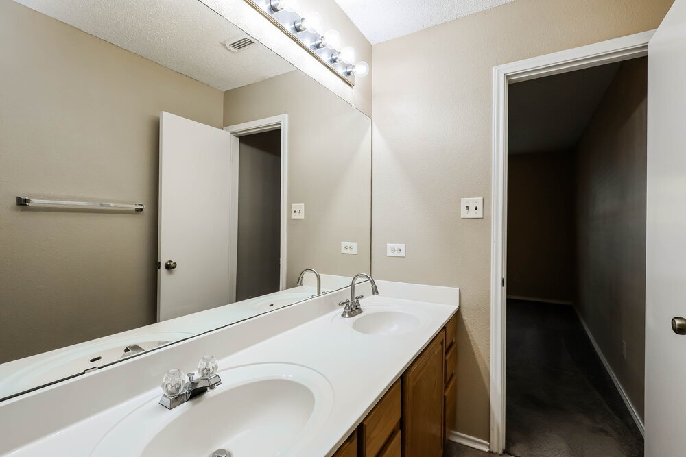 Building Photo - 10736 Juniper Pass