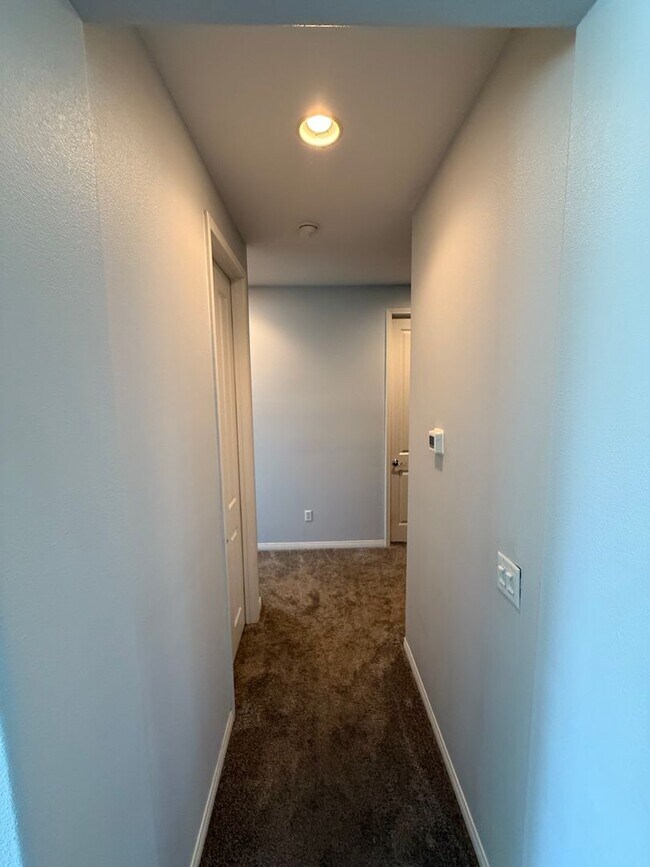 Building Photo - Elegant 4-Bedroom, 3-Bathroom Home with 3-...