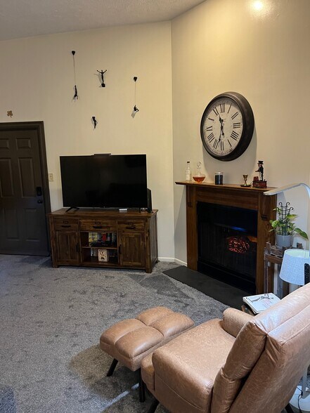 Living Room - 1114 Bidwell St