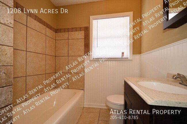 Building Photo - 1208 Lynn Acres Dr