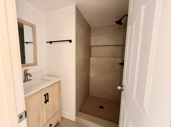 Building Photo - 32525 Monte Vista Rd