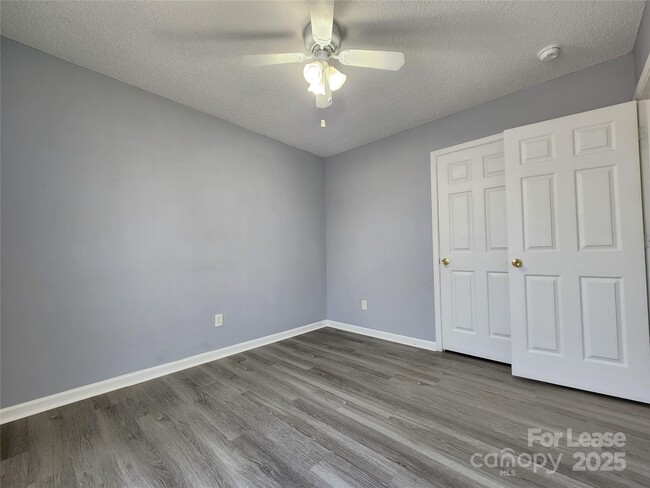 Building Photo - 4958 Astonshire Ln