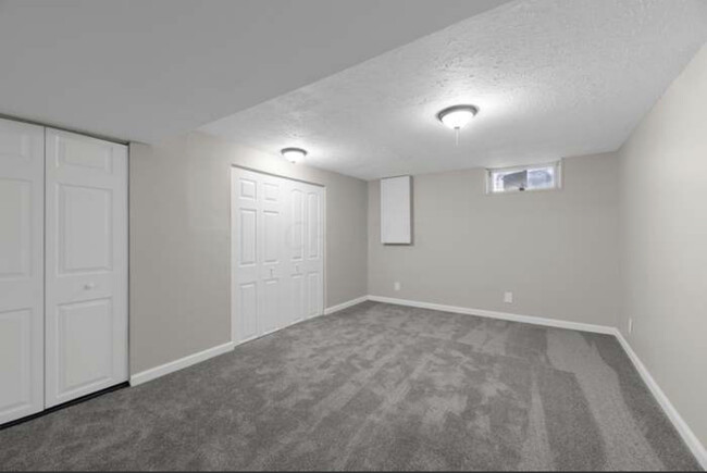 Building Photo - 2194 Rotunda Dr