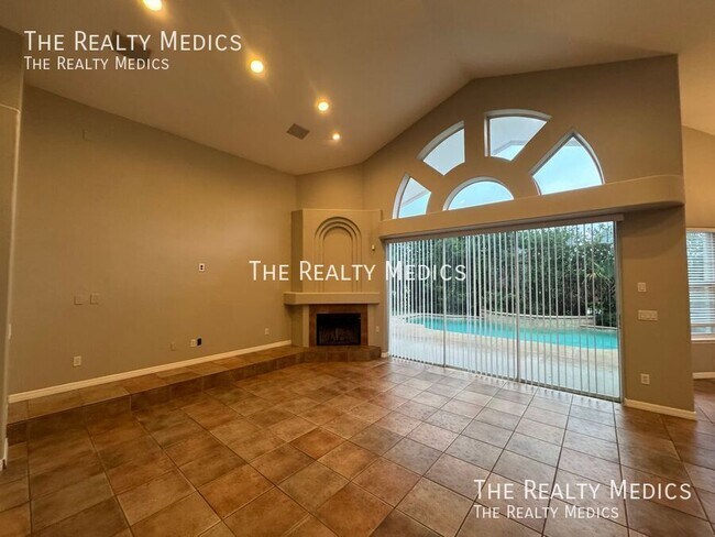 Building Photo - 2521 Roat Dr