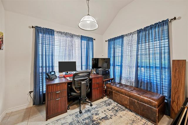 Building Photo - 3505 Versante Dr