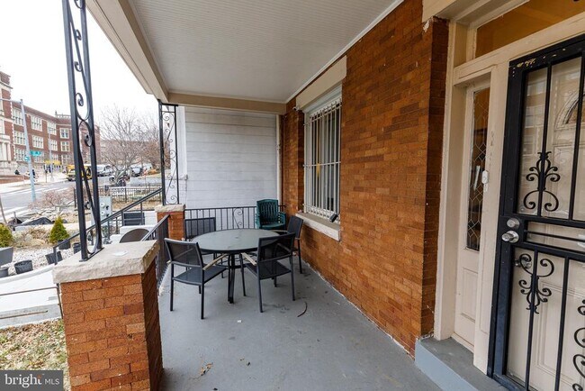 Building Photo - 1113 Clifton St NW