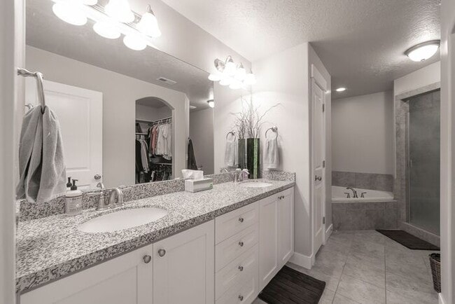 Building Photo - Text RENT to +18019018302