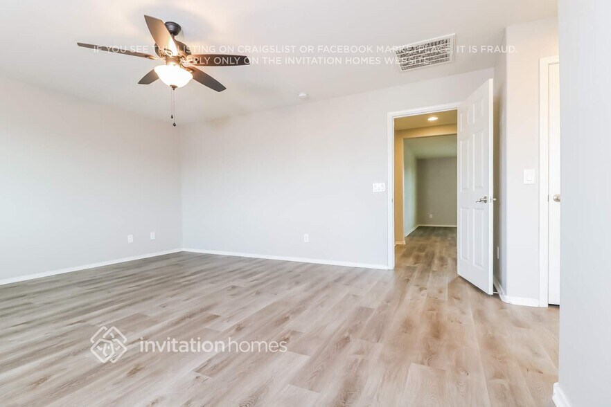 Building Photo - 10229 W Marguerite Ave