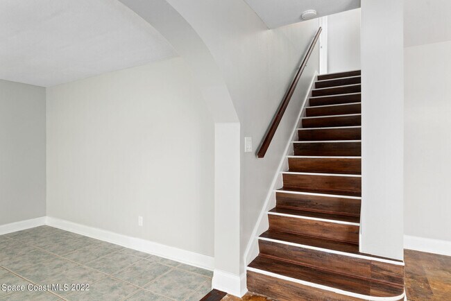 Building Photo - 200 Price Ct