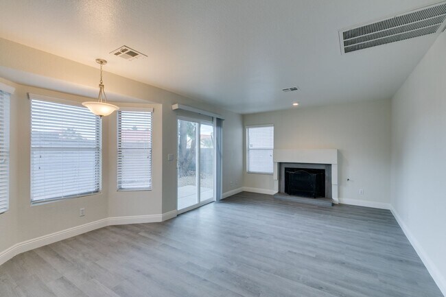 Building Photo - 1738 Toltec Cir