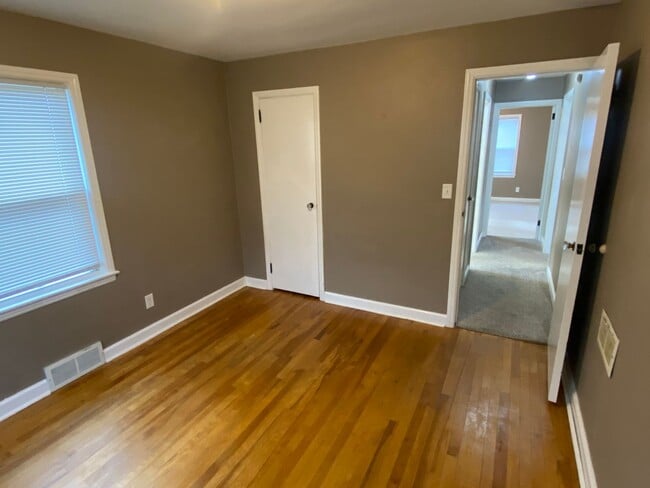 Building Photo - 2-Bedroom 1 Bath Ranch Style Home Near GD Jones Elementary