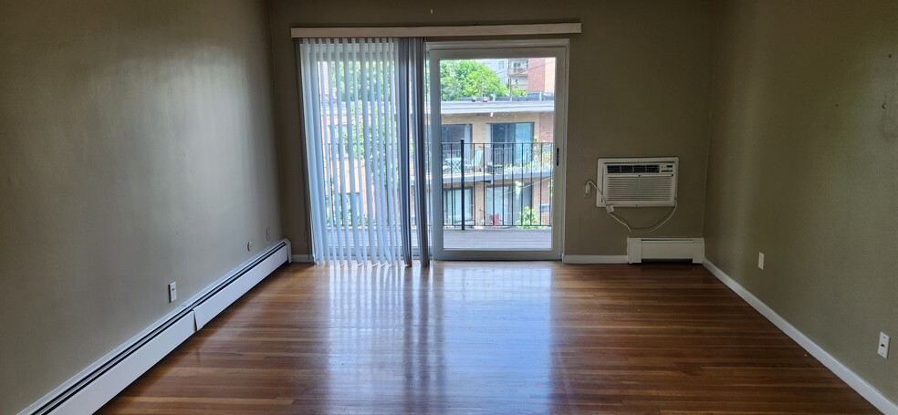 Building Photo - 400 Savin Hill Ave