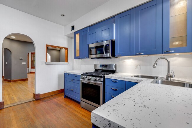 Building Photo - 1120 K St NE