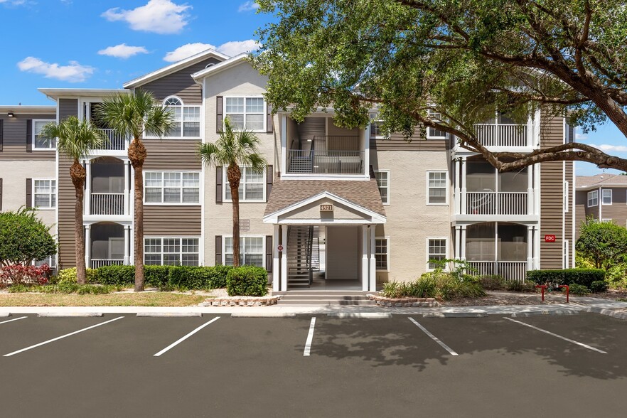 Prime Sarasota Location - Summer Cove Apartments