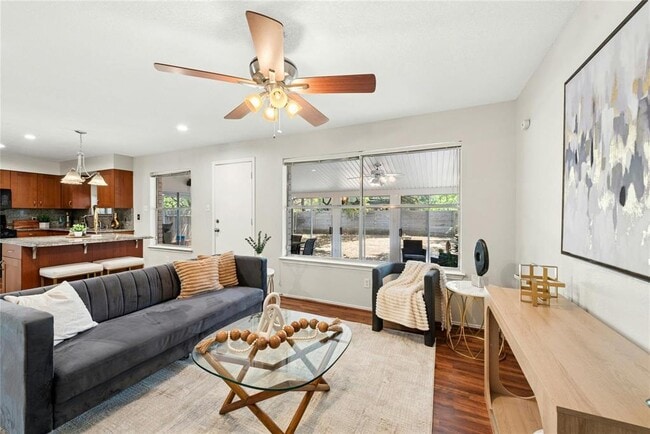 Building Photo - 8411 Glen Canyon Dr