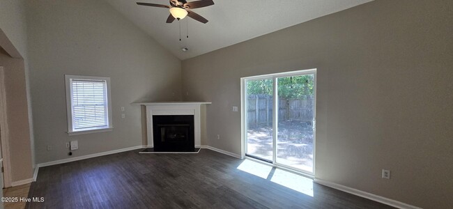 Building Photo - 3427 Westgate Dr