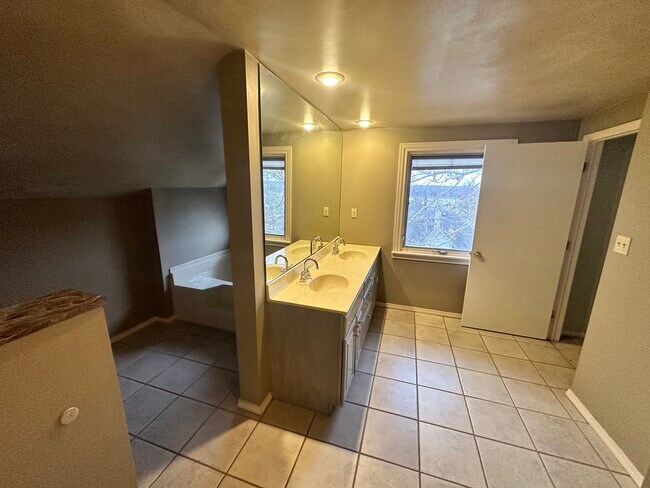 Building Photo - 31 Edgehill Ter