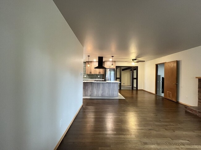 Building Photo - Beautiful 3-Bedroom West Linn Home with Bonus Room, Updated Kitchen and Large Fenced Yard