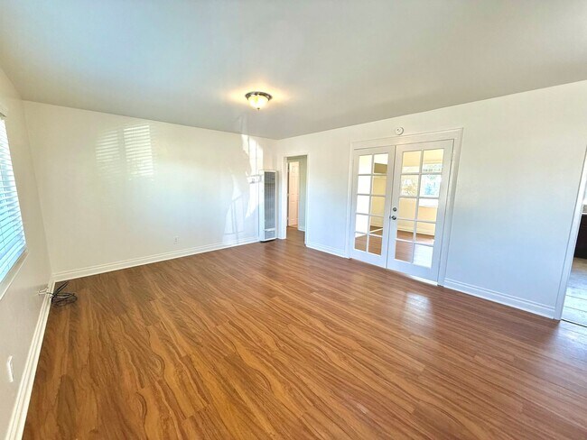 Building Photo - Remodeled Paradise Hills Home With Spectacular Views