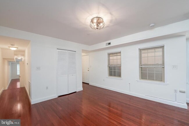 Building Photo - 838 S Bond St