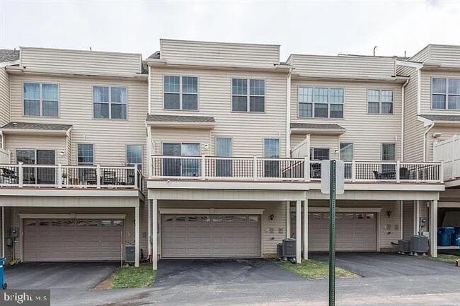 Building Photo - 22635 Norwalk Square