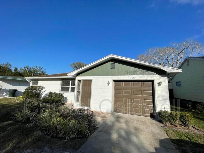 Building Photo - 1609 San Mateo Dr