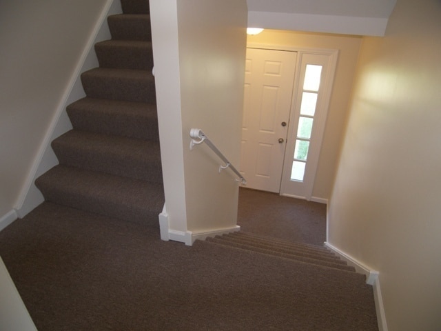 Building Hallway - 1536 S Mannheim Rd