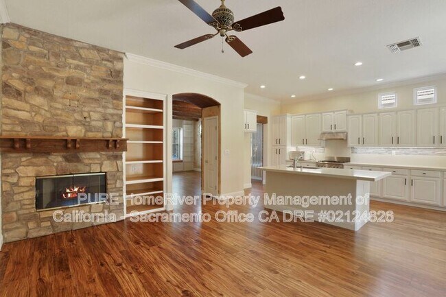 Building Photo - 12020 Gold Pointe Ln