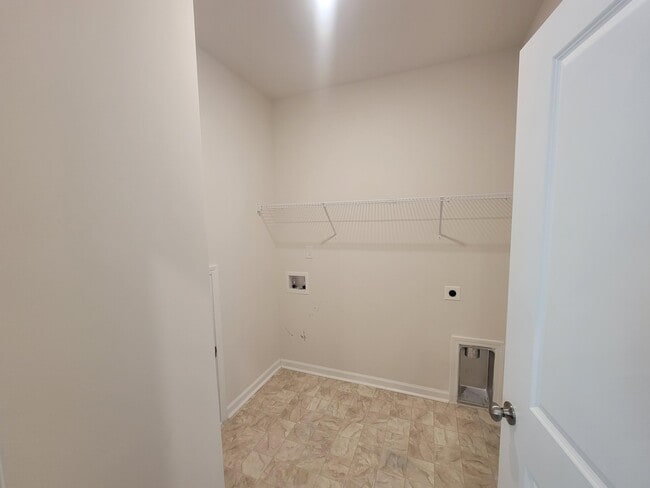 Building Photo - 166 Luxborough Ct