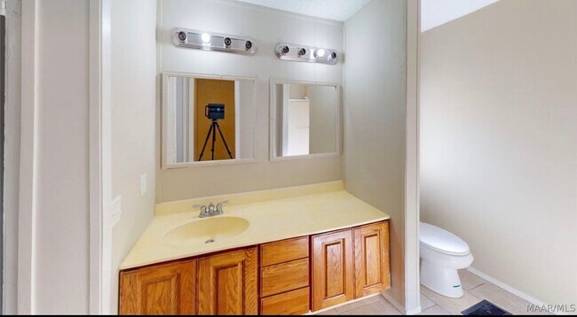 Building Photo - 124 Sevarge Ln