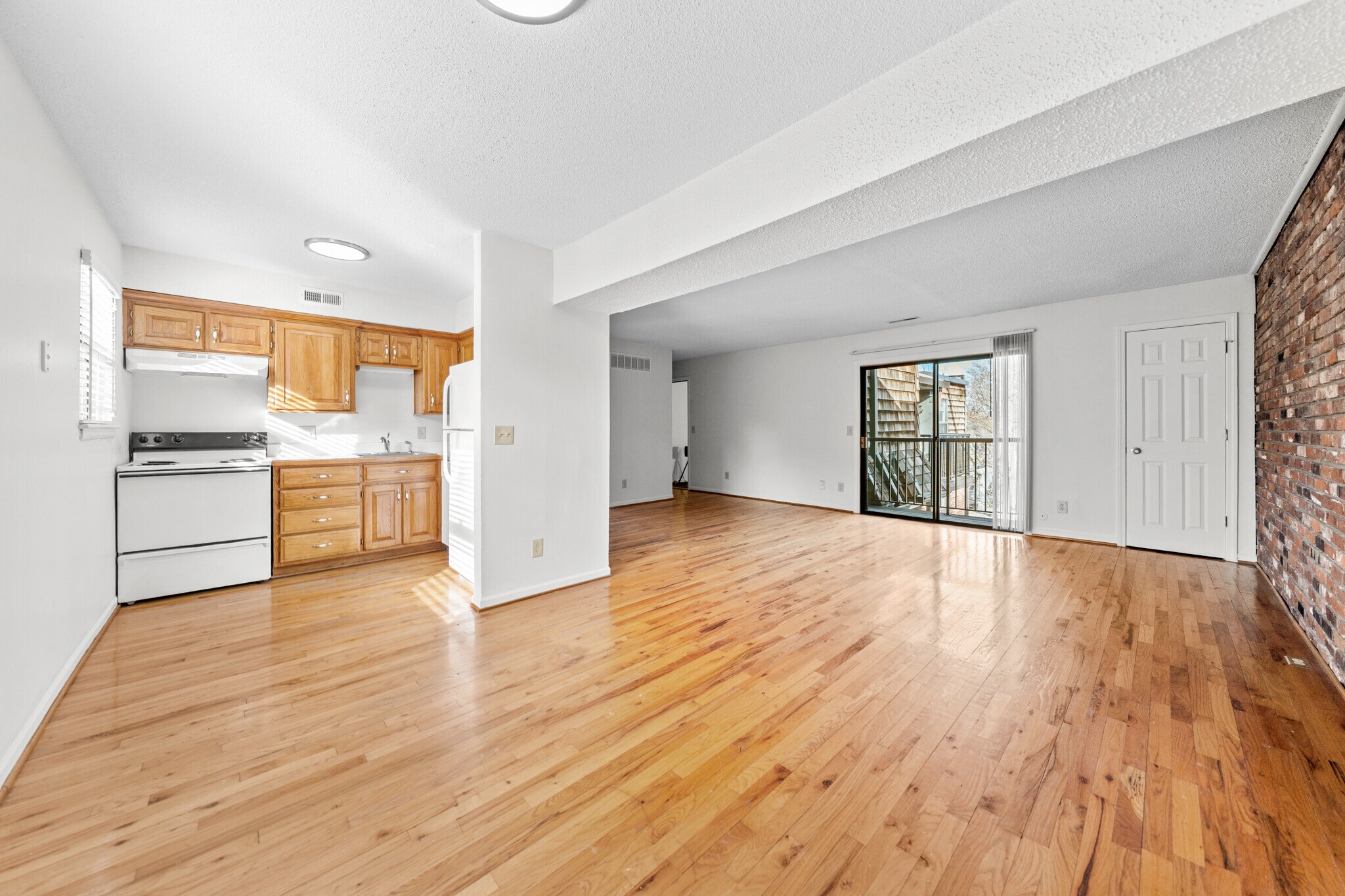 Building Photo - 4012 Oak St