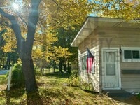 Building Photo - Remodeled 2bed/1bath: Where Charm Meets Chic