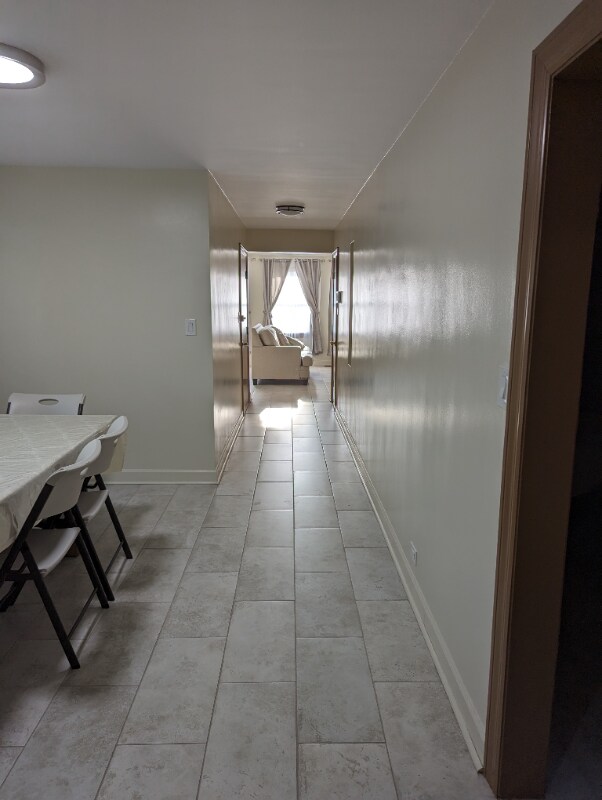 Building Photo - 3322 W Catalpa Ave