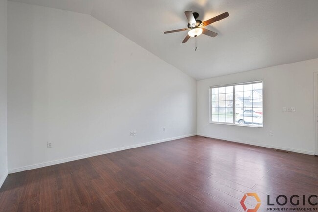 Building Photo - 126 W 475 S