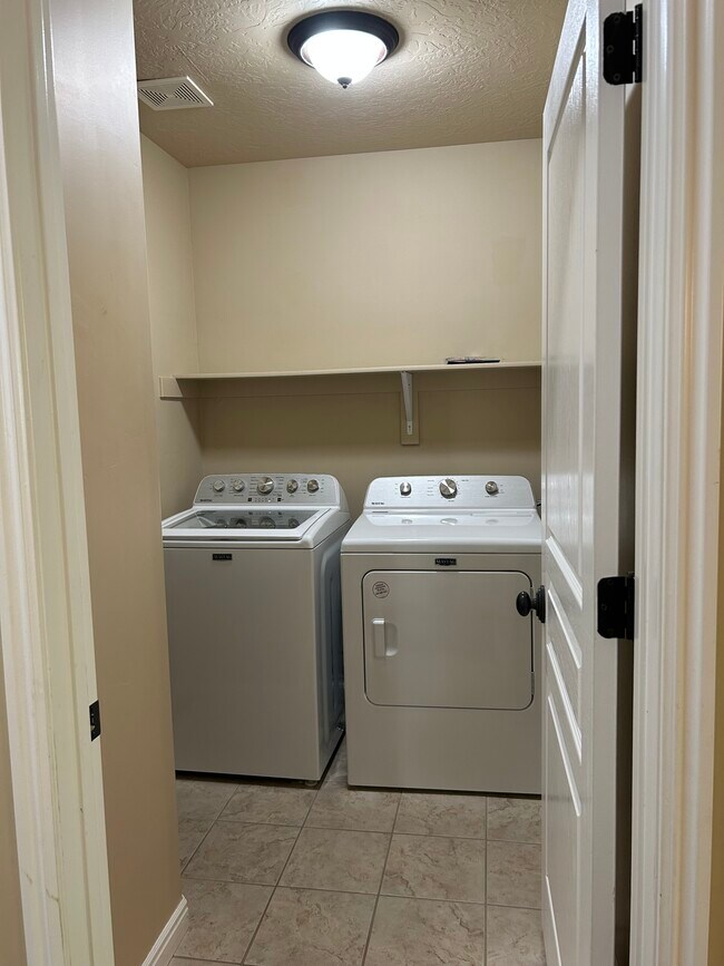 Building Photo - 114 W 3240 N