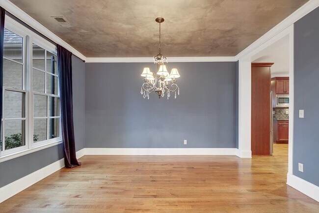 Building Photo - 10227 Matwood Oak Dr