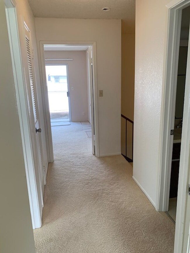 Building Photo - Hokuloa C - 3 bedroom, 3 bath townhouse w/...