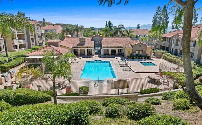 Building Photo - 1020 La Terraza Cir